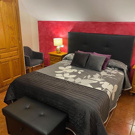 Casa Rural Sofia Ordesa เอสกาโลนา ภายนอก รูปภาพ