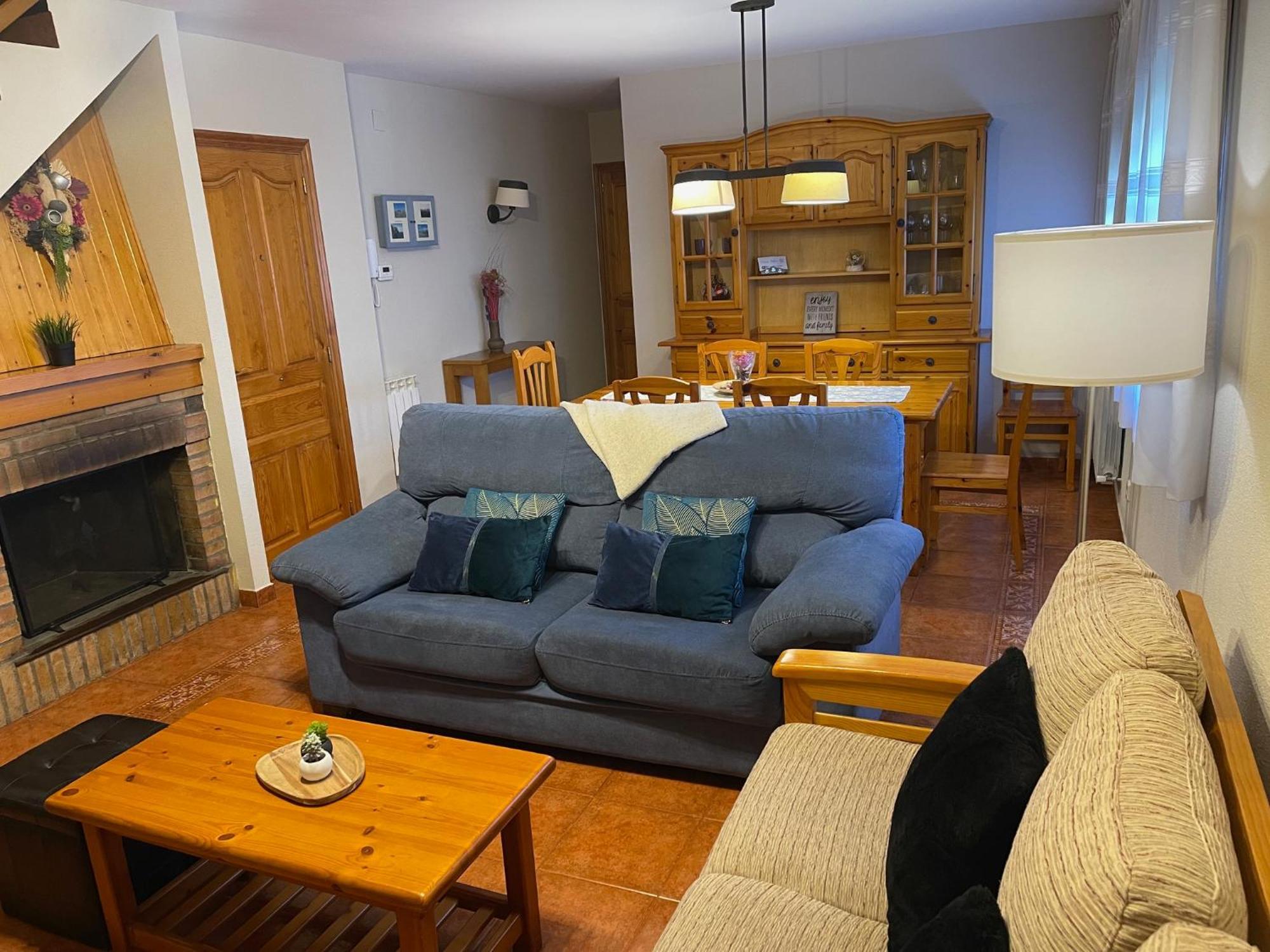 Casa Rural Sofia Ordesa เอสกาโลนา ภายนอก รูปภาพ