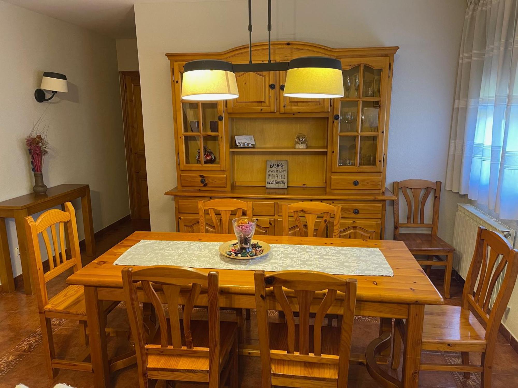 Casa Rural Sofia Ordesa เอสกาโลนา ภายนอก รูปภาพ