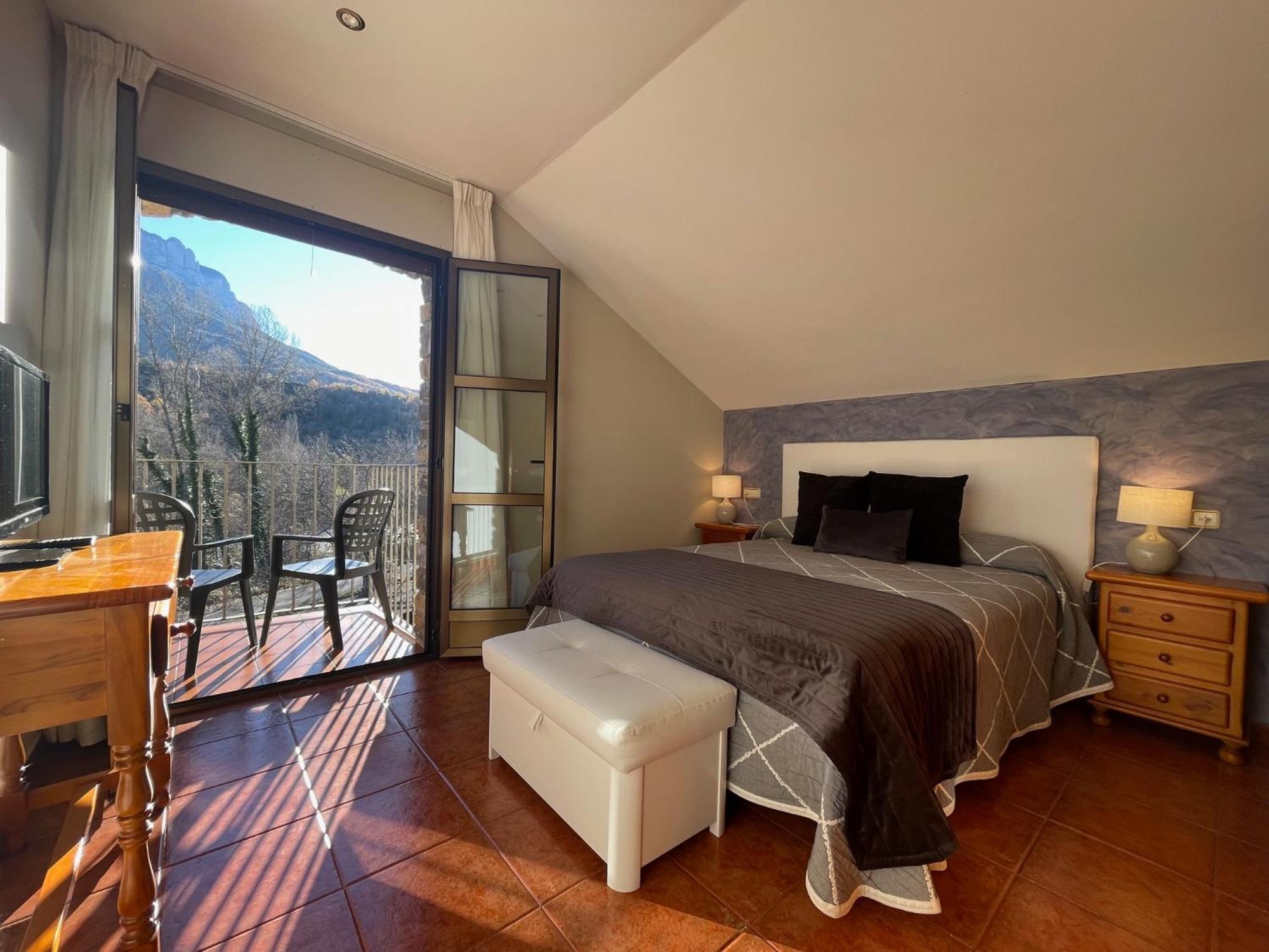 Casa Rural Sofia Ordesa เอสกาโลนา ภายนอก รูปภาพ