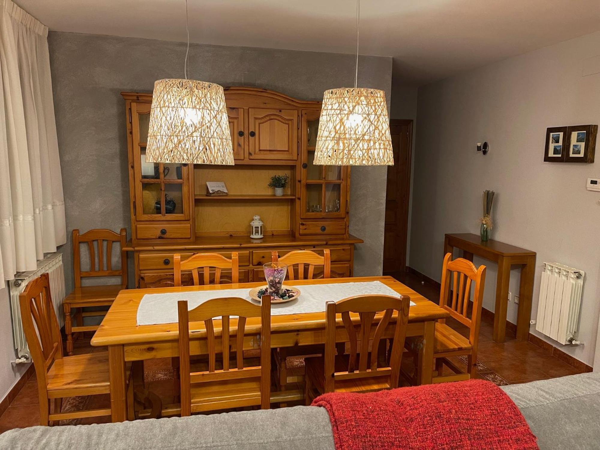 Casa Rural Sofia Ordesa เอสกาโลนา ภายนอก รูปภาพ