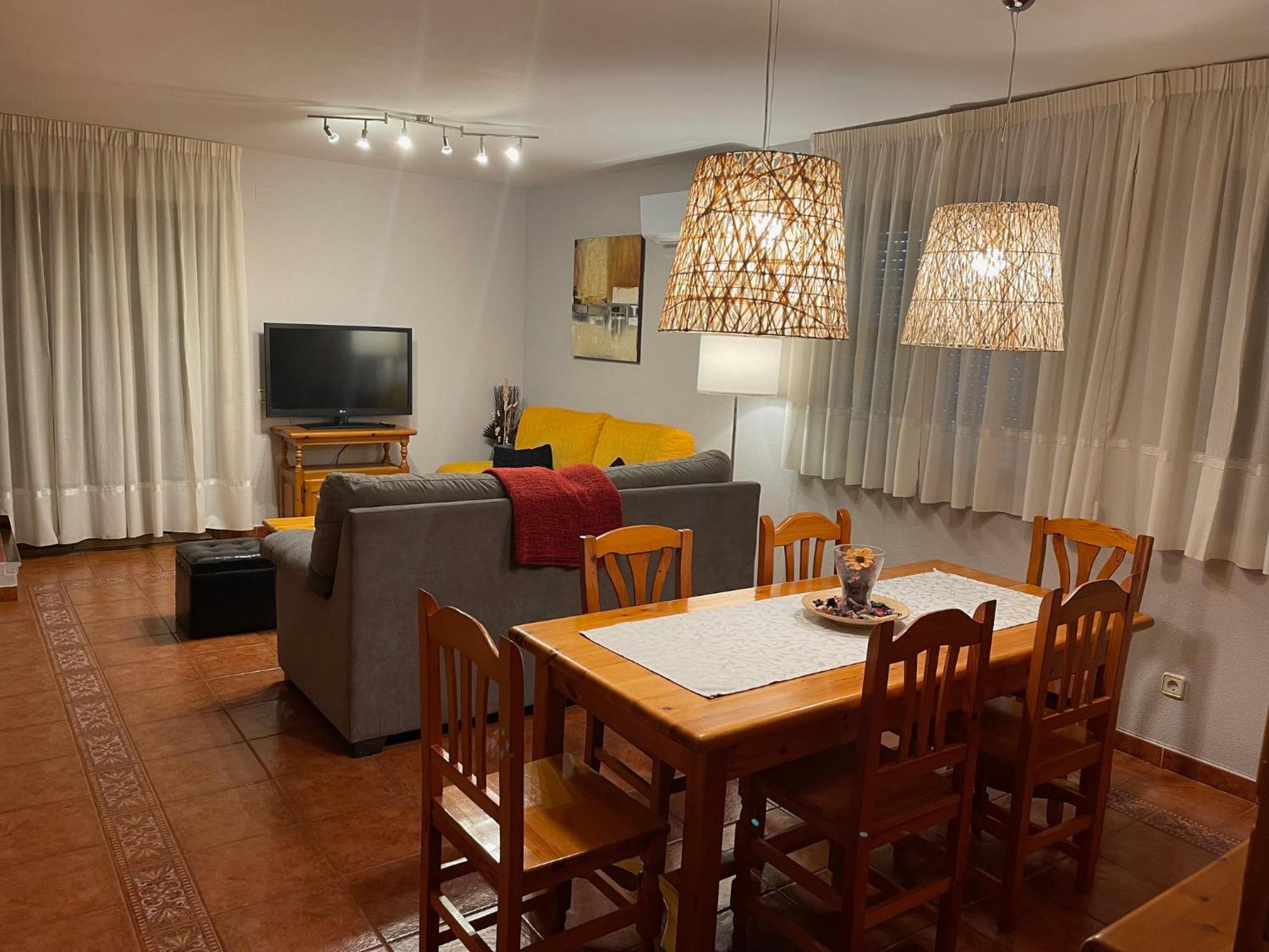 Casa Rural Sofia Ordesa เอสกาโลนา ภายนอก รูปภาพ