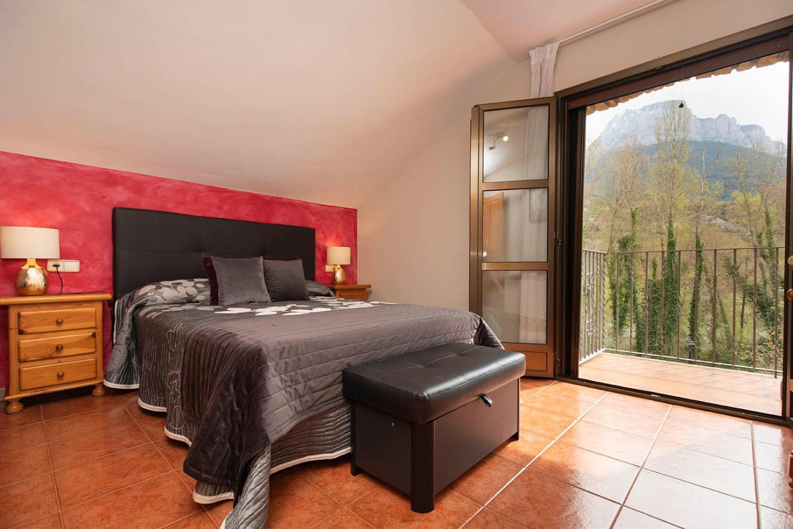 Casa Rural Sofia Ordesa เอสกาโลนา ภายนอก รูปภาพ