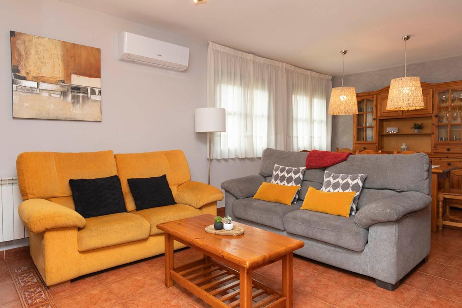Casa Rural Sofia Ordesa เอสกาโลนา ภายนอก รูปภาพ