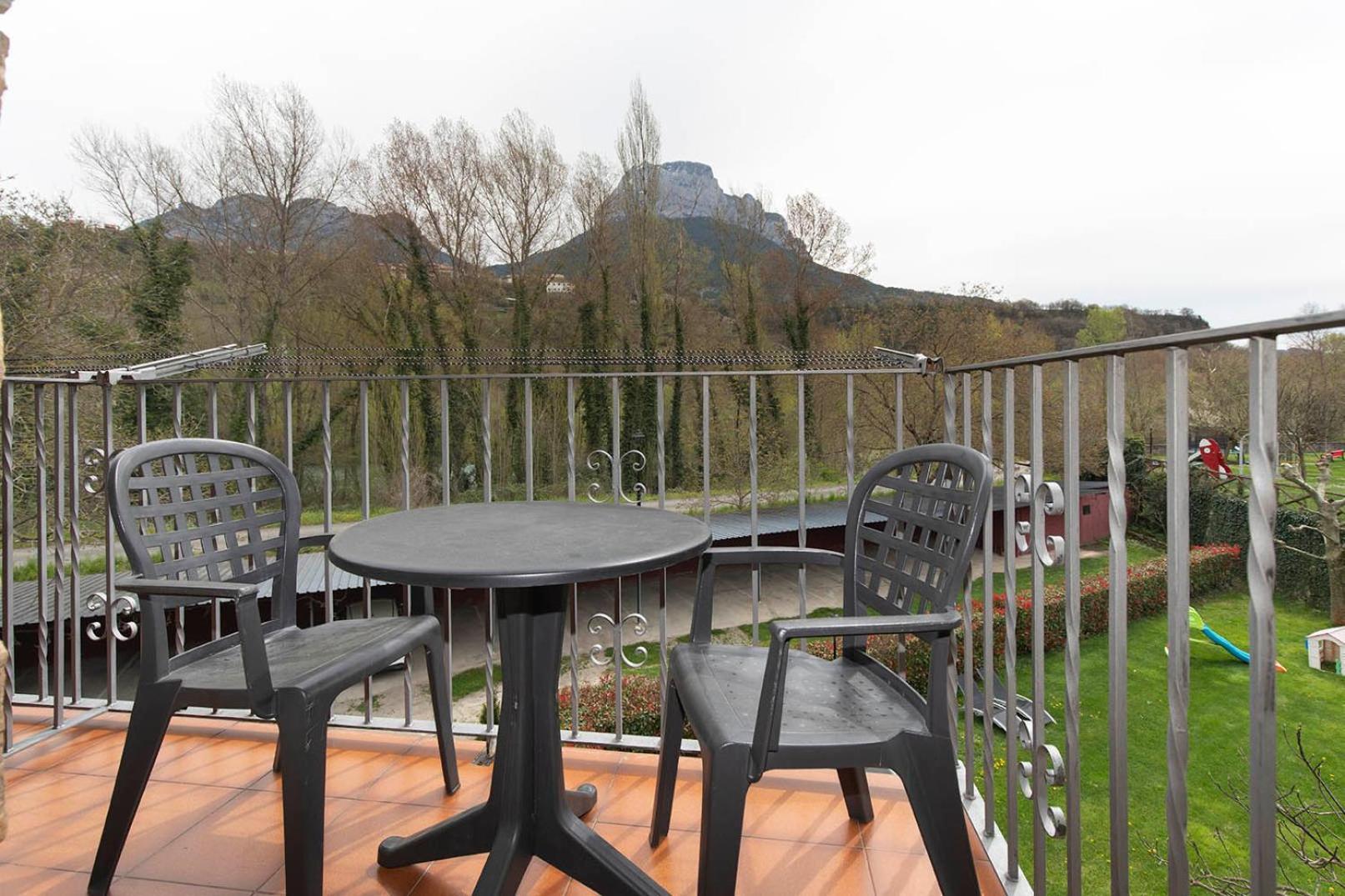 Casa Rural Sofia Ordesa เอสกาโลนา ภายนอก รูปภาพ