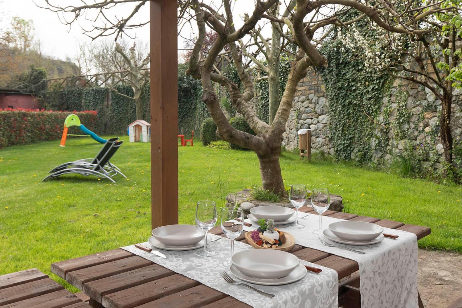 Casa Rural Sofia Ordesa เอสกาโลนา ภายนอก รูปภาพ